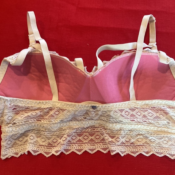 Pink size medium cream colored padded bralette - Picture 2 of 3